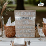 Cartel de cartón para bodas: estilo y originalidad "HOY DOS FAMILIAS"