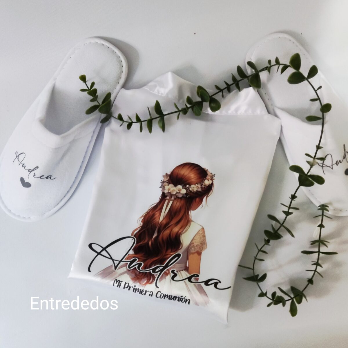 Bata de satén para niñas de comunión personalizadas - Imagen 37
