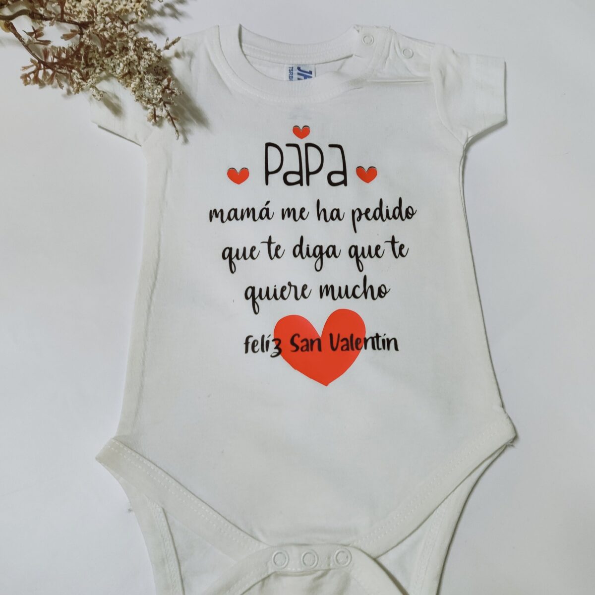 Body MANGA CORTA para bebé "MAMÁ ME A PEDIDO" - Imagen 1