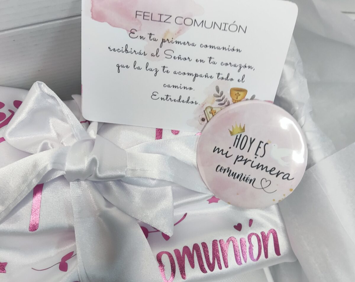 Bata de satén para niñas de comunión personalizadas - Imagen 35