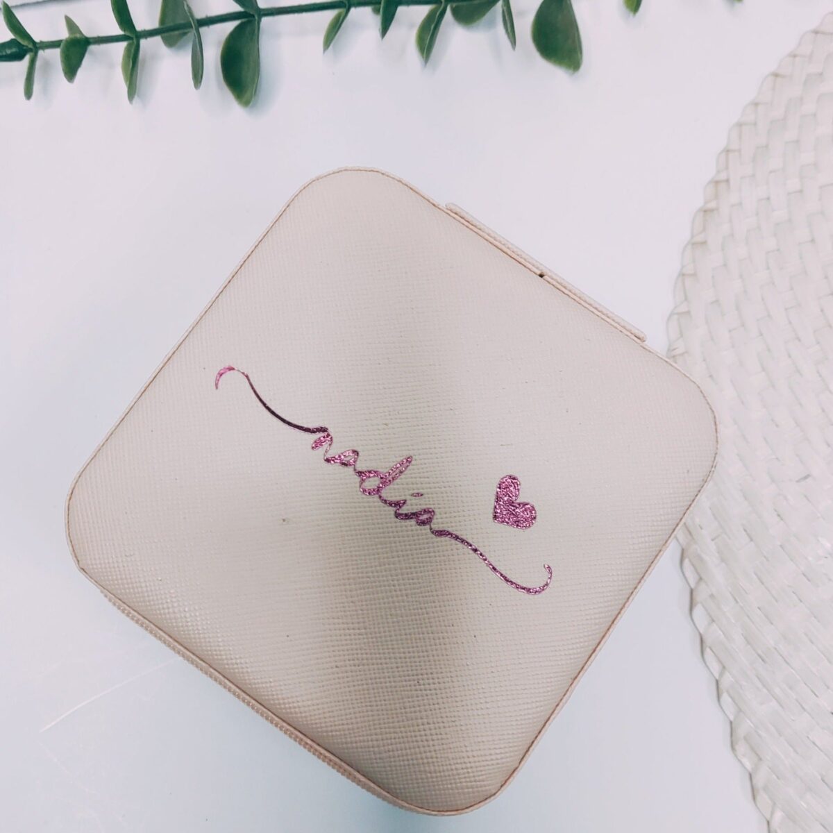 Bata de satén para niñas de comunión personalizadas - Imagen 13
