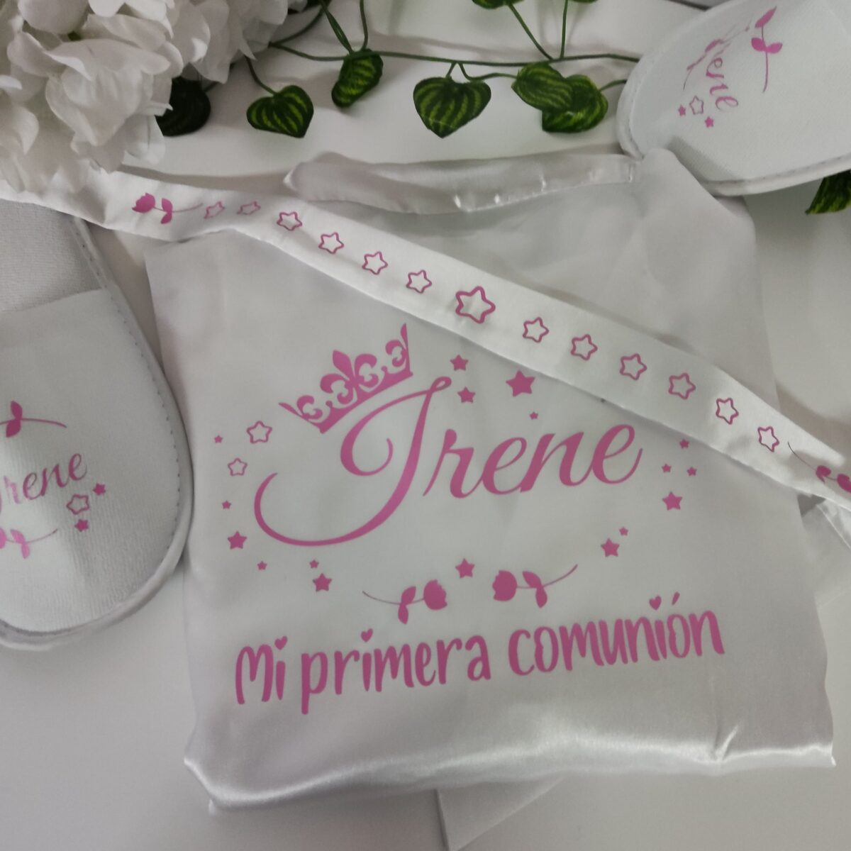 Bata de satén para niñas de comunión personalizadas - Imagen 27