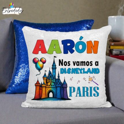 Cojín de lentejuelas rosa personalizado con mensaje sorpresa de viaje a Disney