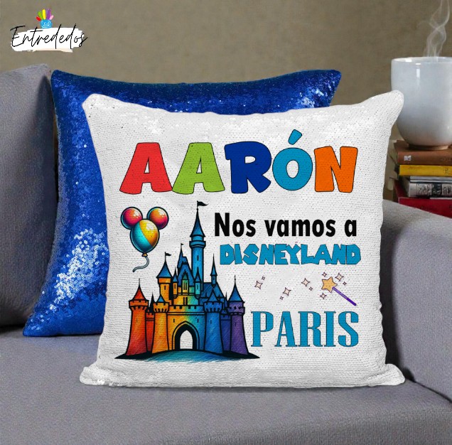 cojin-sorpresa-disney-entrededos-azul-02 Cojín de lentejuelas rosa personalizado con mensaje sorpresa de viaje a Disney