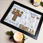 Marco blanco elegante con detalles en madera para catequista