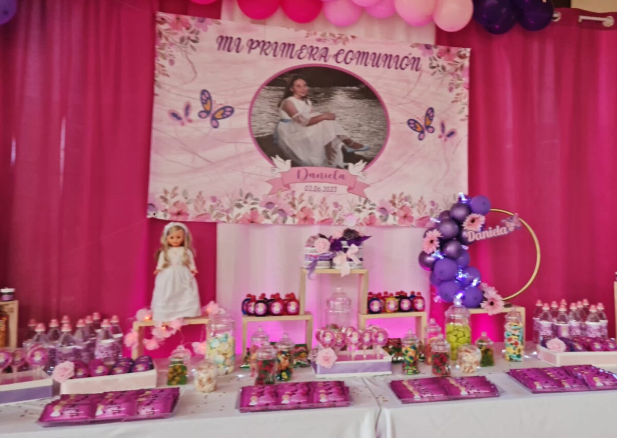 Fondo para mesa de dulces FLORES Y MARIPOSAS - Imagen 2