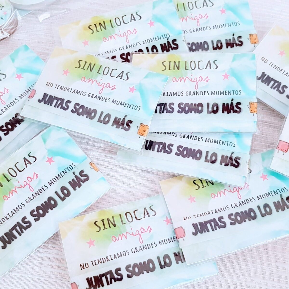 Pulseras de tela "JUNTAS SOMOS LO MÁS" - Imagen 1