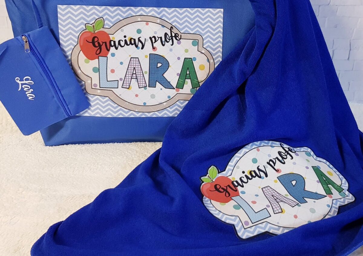 Toalla de playa de colores para profesora NOMBRE - Imagen 7