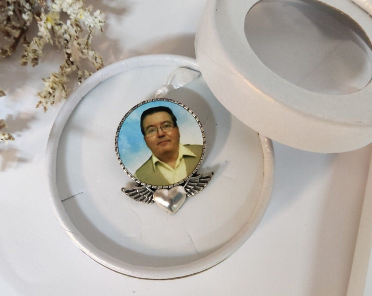 Camafeo de metal para el ramo de novia silueta de alas de ángel - Imagen 3