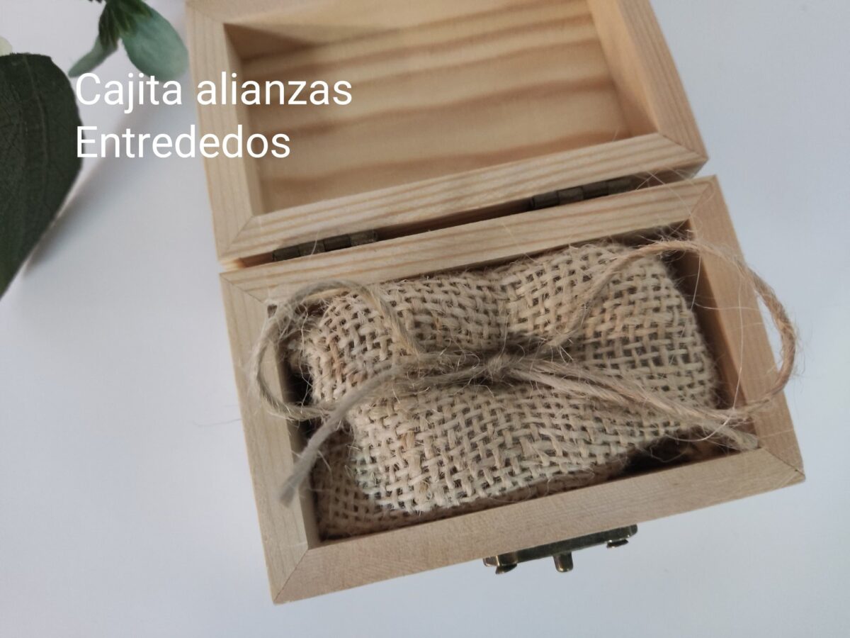 Caja porta alianzas grabada - Imagen 3