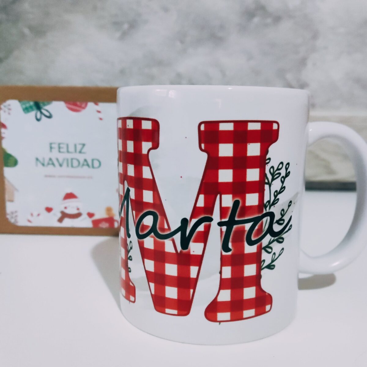 🎄 Taza navideña inicial cuadros Vicky - Imagen 5