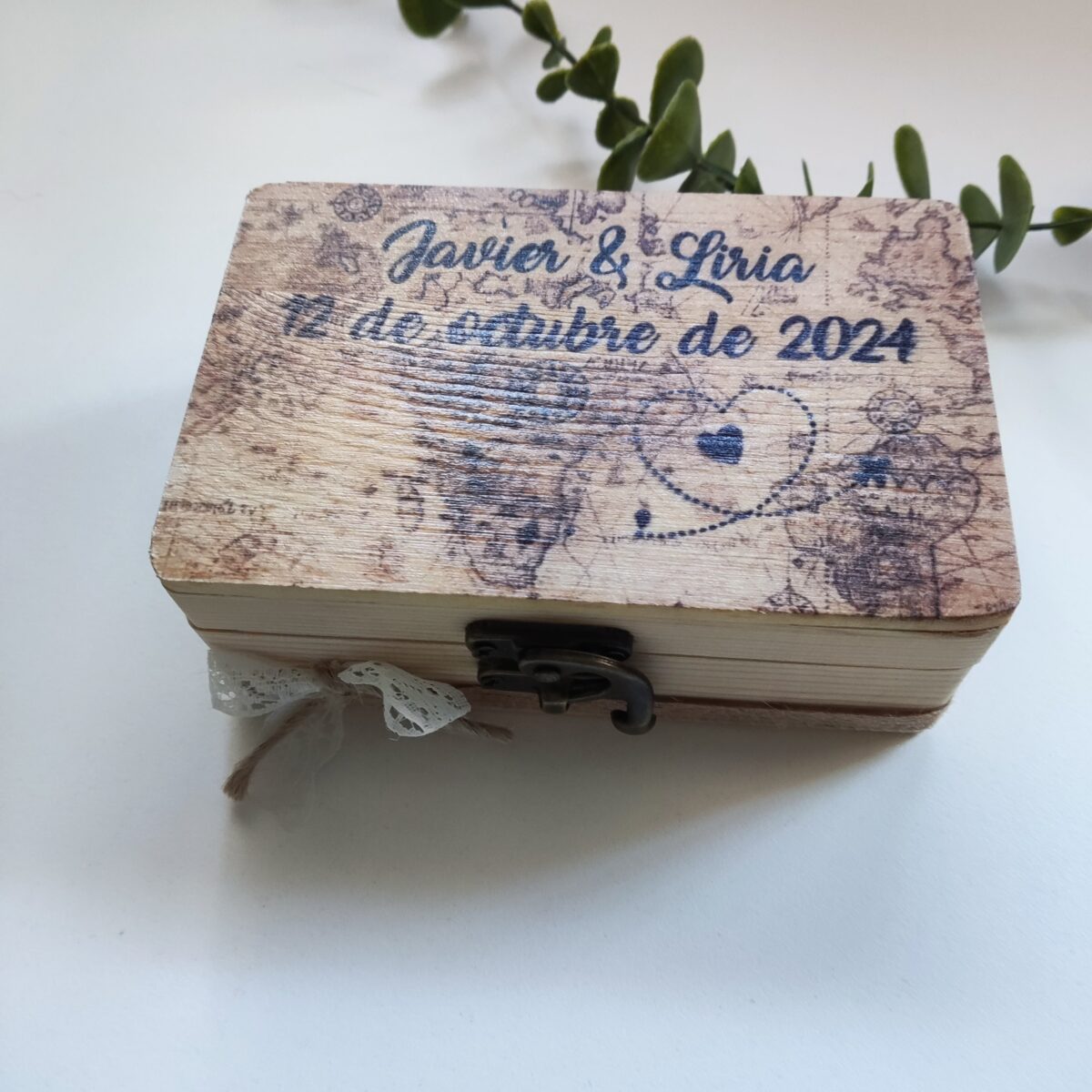 Caja porta arras o alianzas personalizada variedad de temáticas - Imagen 2
