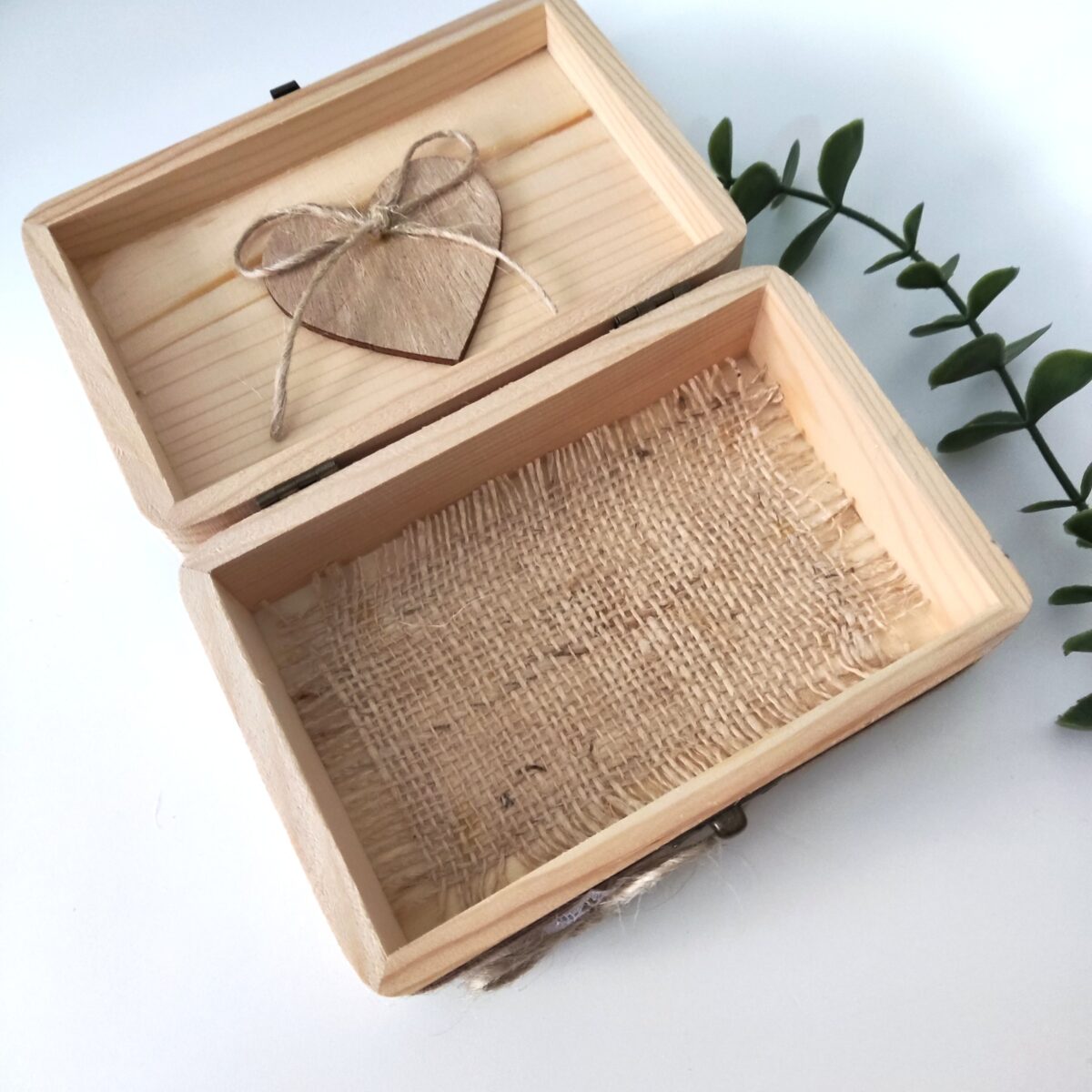 Caja porta arras o alianzas personalizada variedad de temáticas - Imagen 11