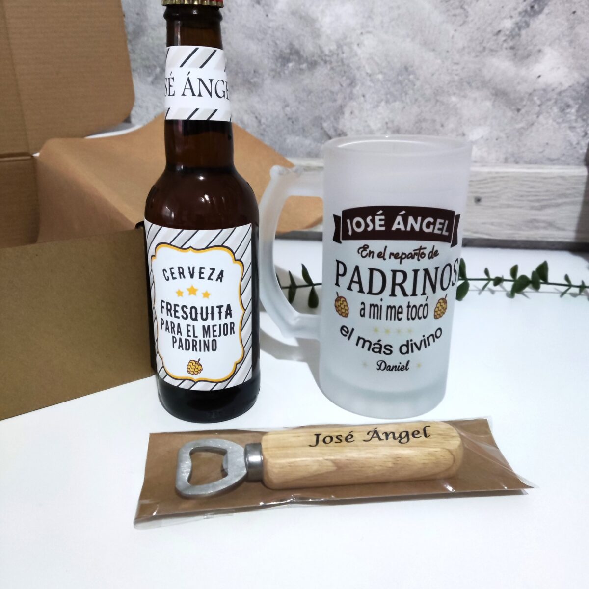 kit regalo con jarra de cerveza para padrinos/madrinas - Imagen 5