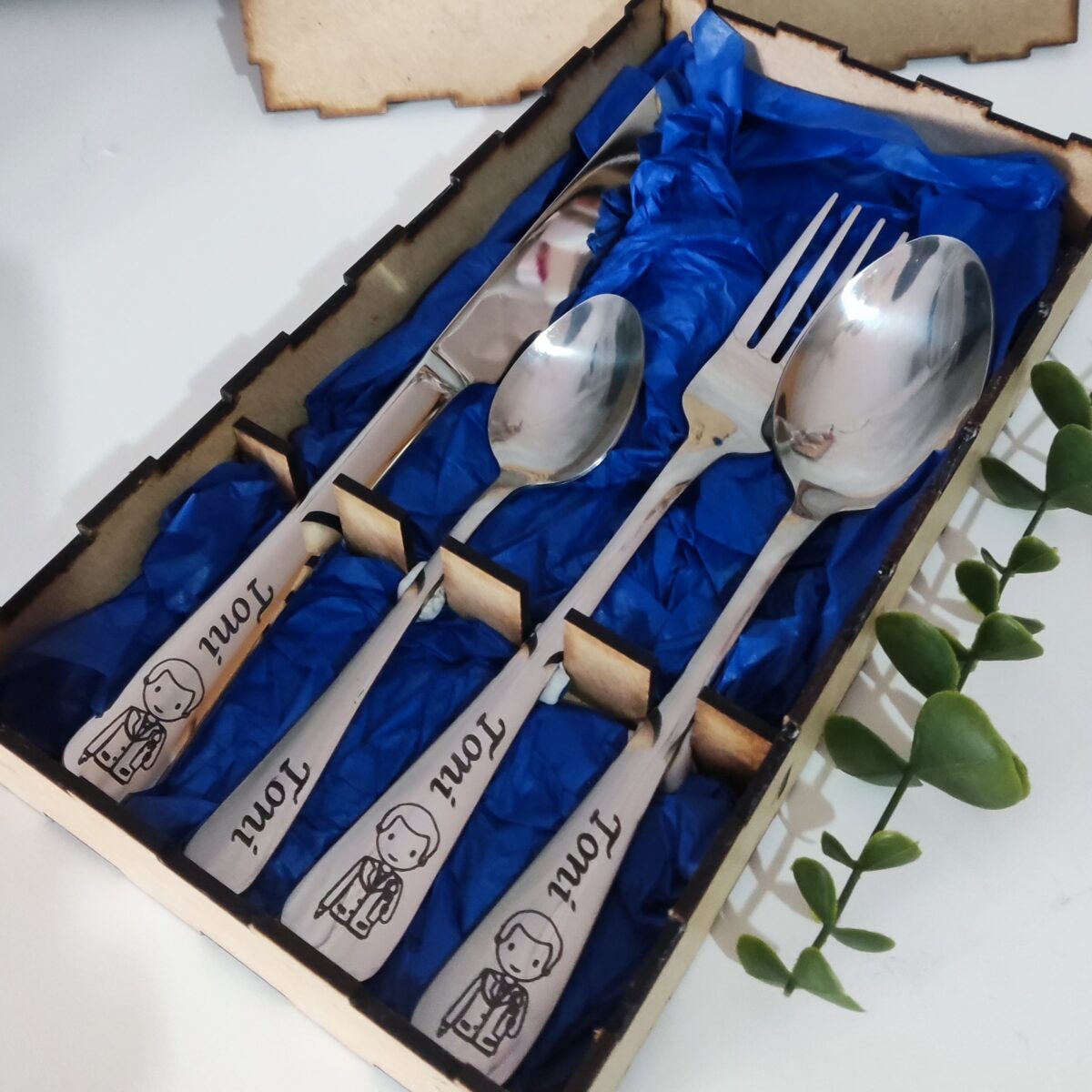 Cubiertos personalizados + caja de madera NATURAL - Imagen 1