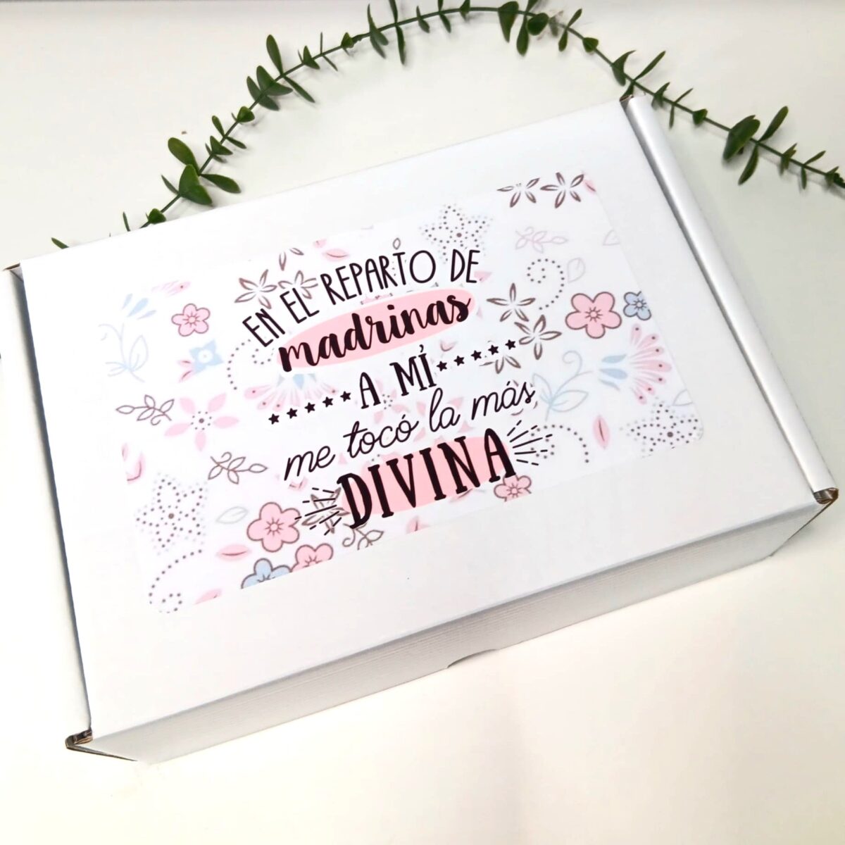 Kit regalo mujer  para madrinas la más divina - Imagen 1