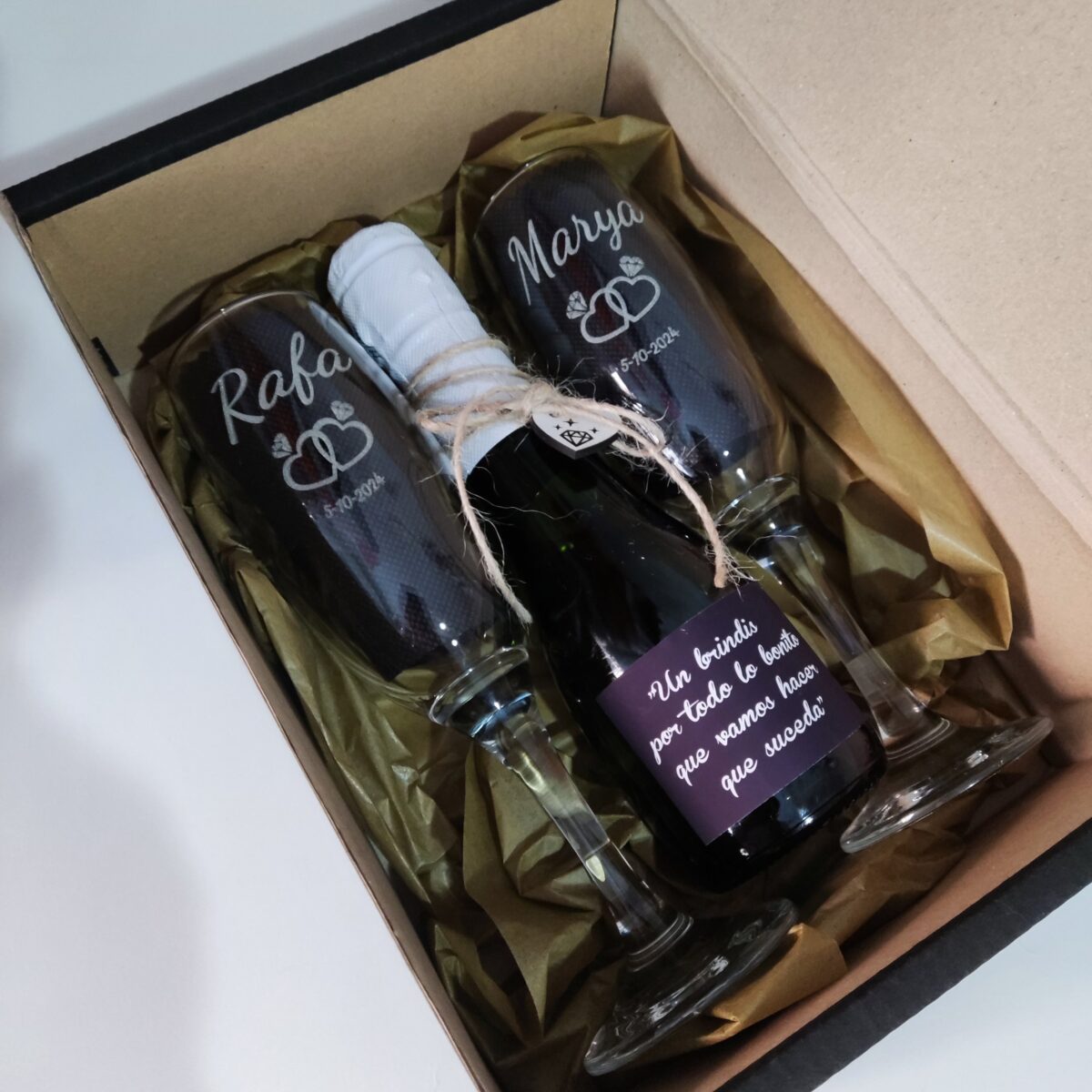 kit Caja de cartón con copas de cava - Imagen 5