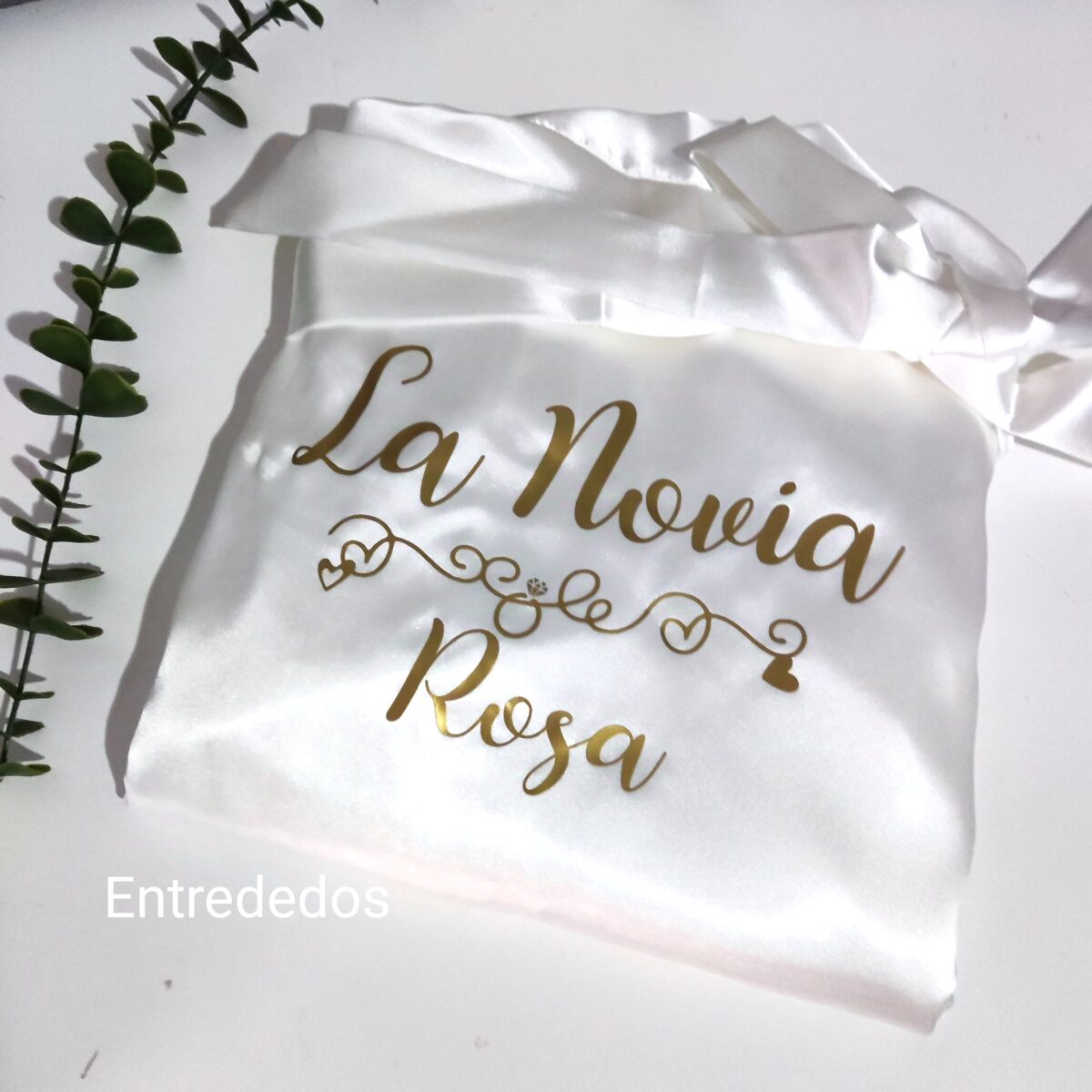 Bata de satén de novia blanca personalizada modelo PREMIUM - Imagen 45