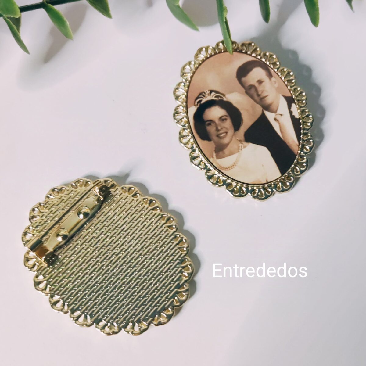 Camafeo ovalado con imperdible color dorado - Imagen 3