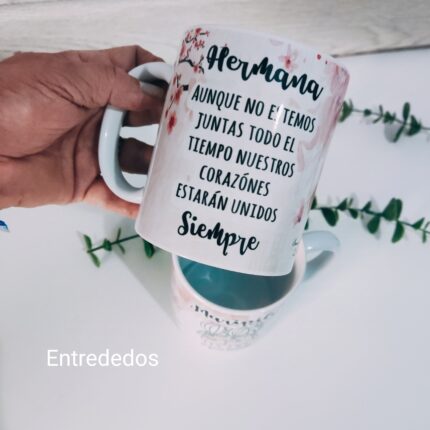 Taza personalizada para hermana diseño flores rosas