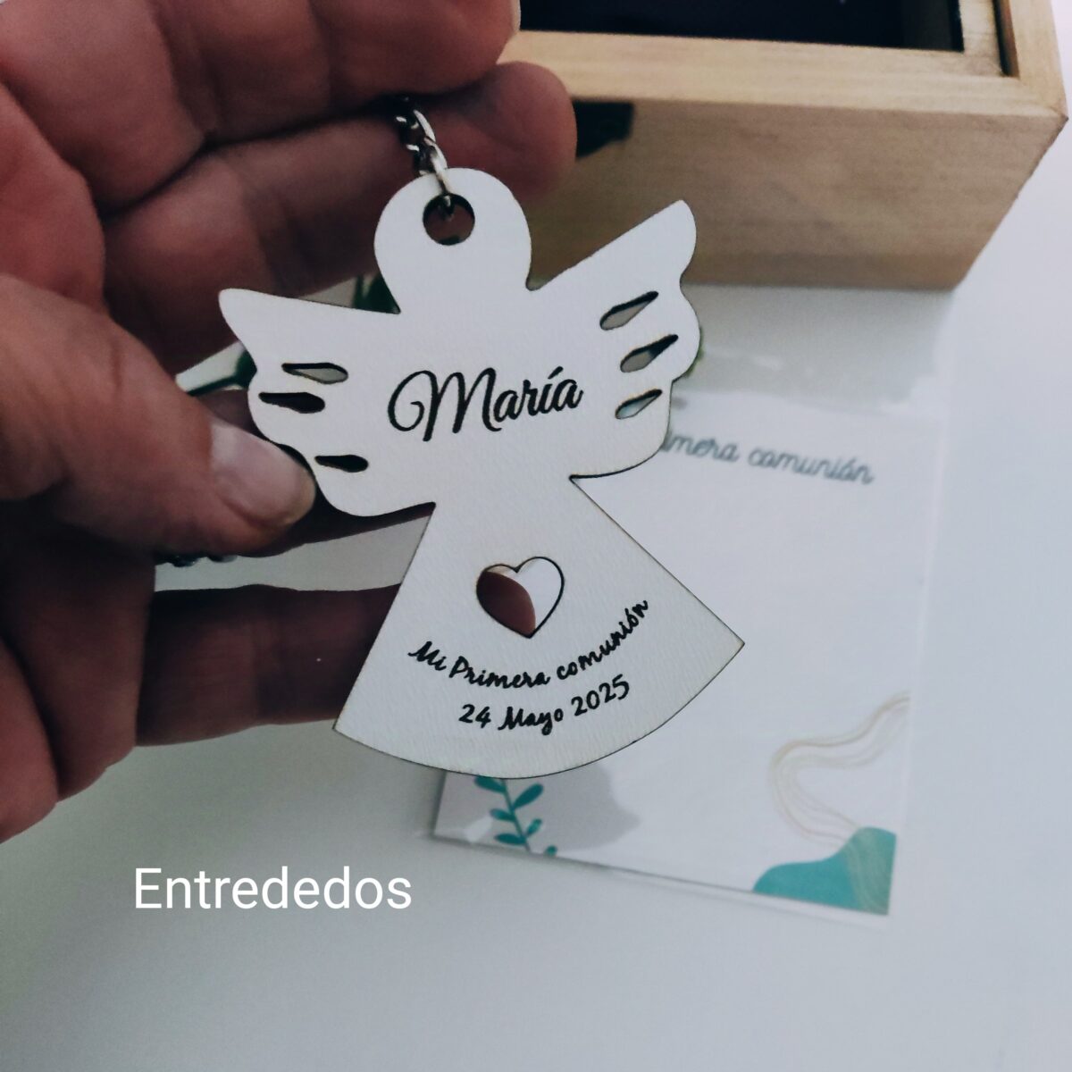 Llavero de madera personalizado "ÁNGEL" - Imagen 2
