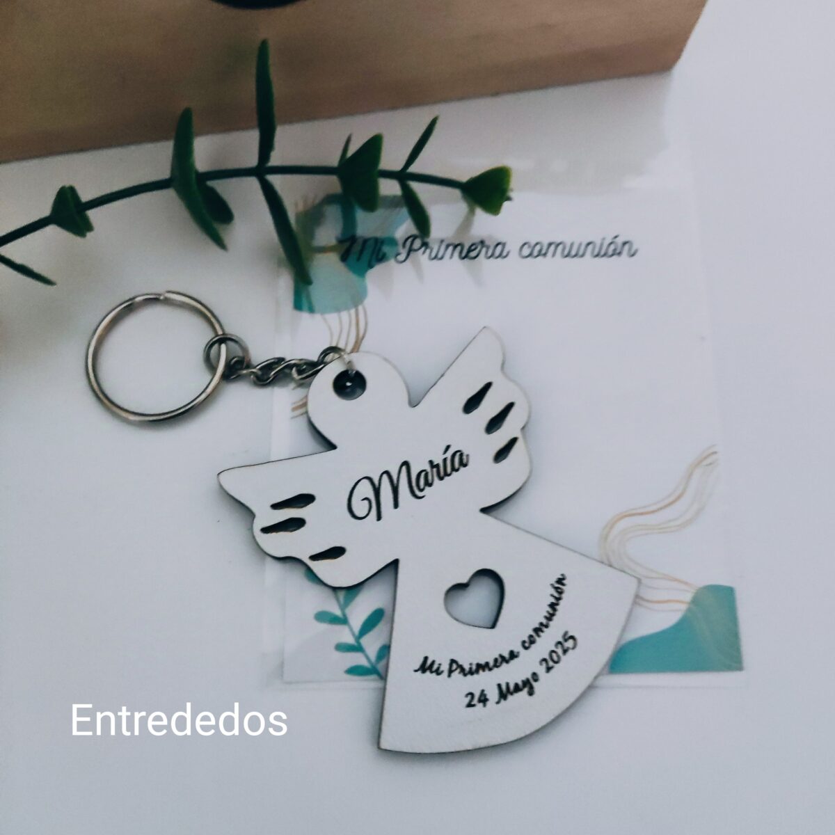 Llavero de madera personalizado "ÁNGEL" - Imagen 1