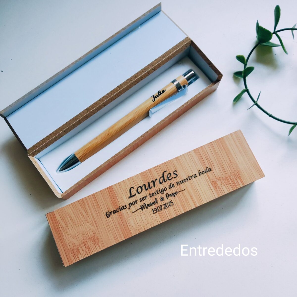 Bolígrafo personalizado + caja grabada para TESTIGOS. PADRINOS. ETC.. - Imagen 11