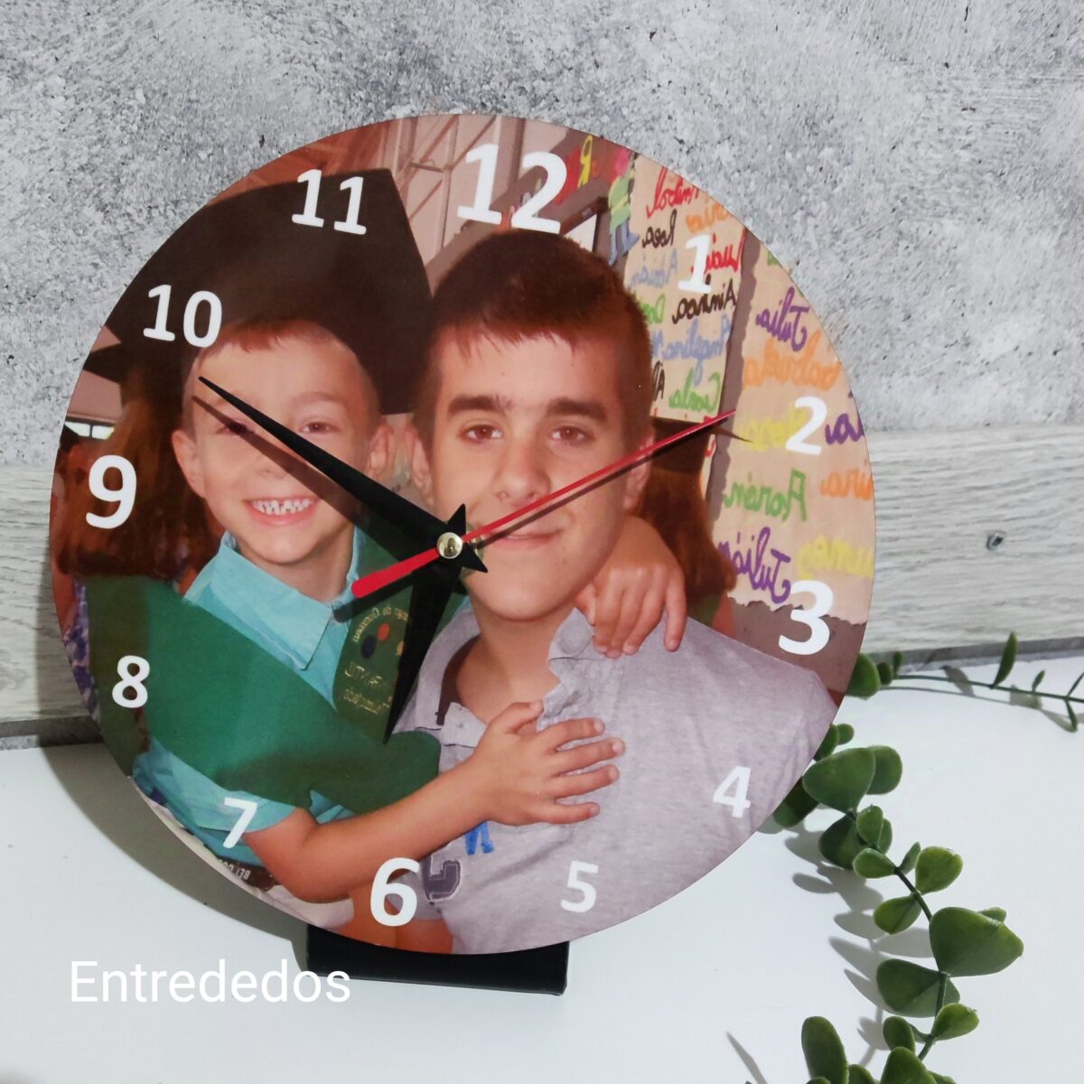 Reloj de madera con fotos personalizado - Imagen 1