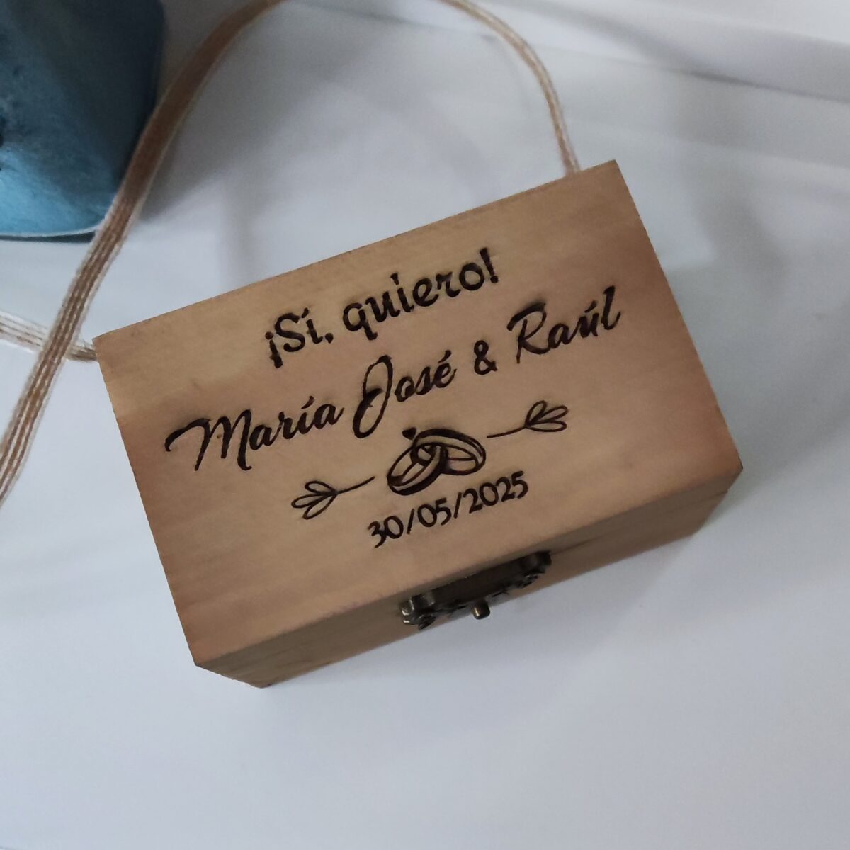 Caja porta alianzas grabada - Imagen 7