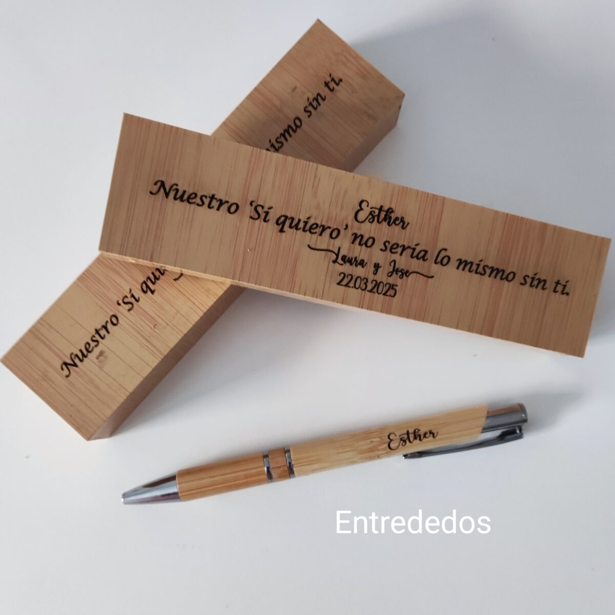 Bolígrafo personalizado + caja grabada para TESTIGOS. PADRINOS. ETC.. - Imagen 13