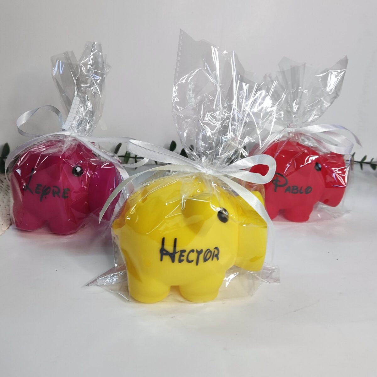 Hucha con nombre CERDITO DE COLORES - Imagen 1