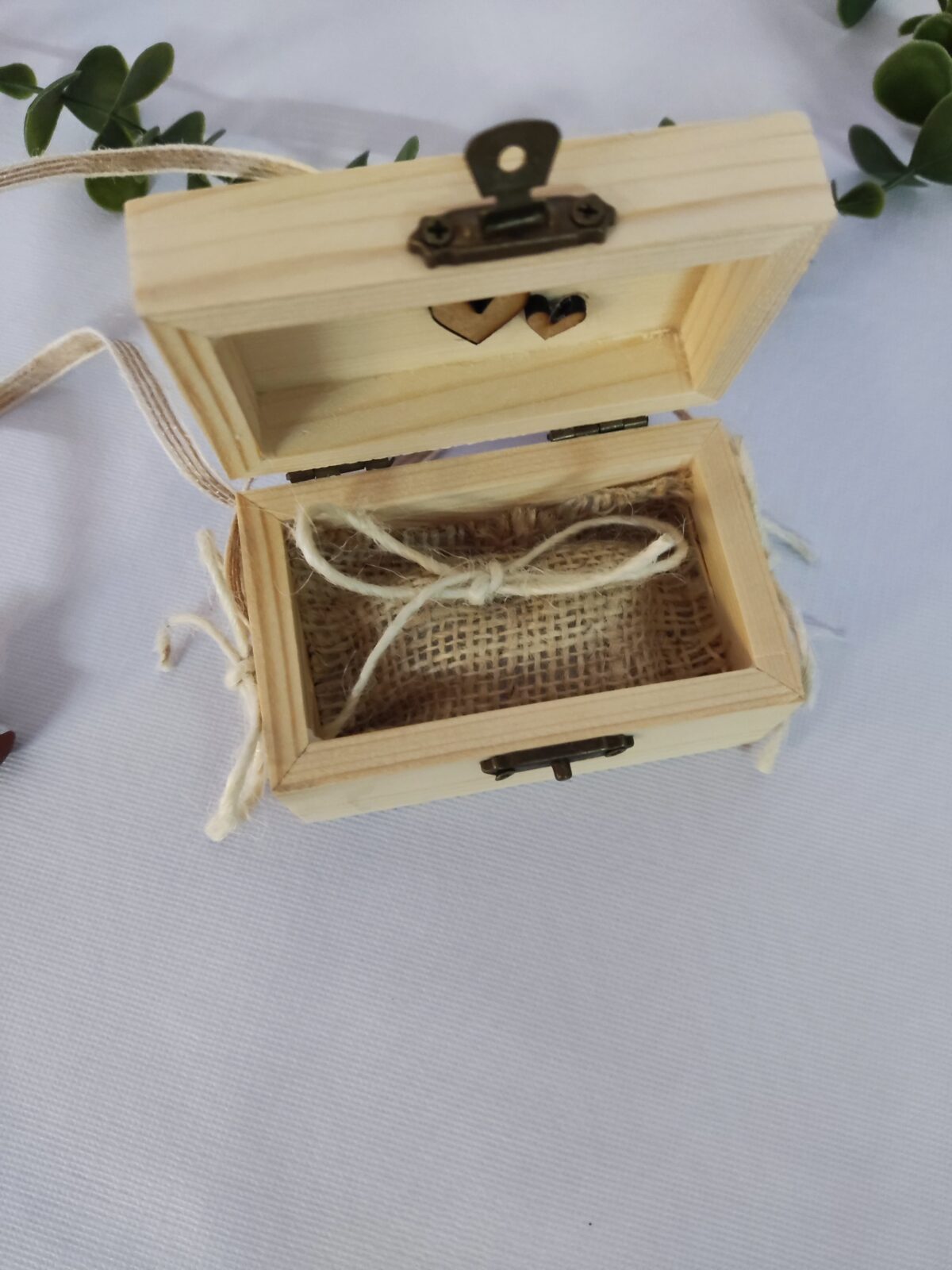 Caja porta alianzas grabada - Imagen 5