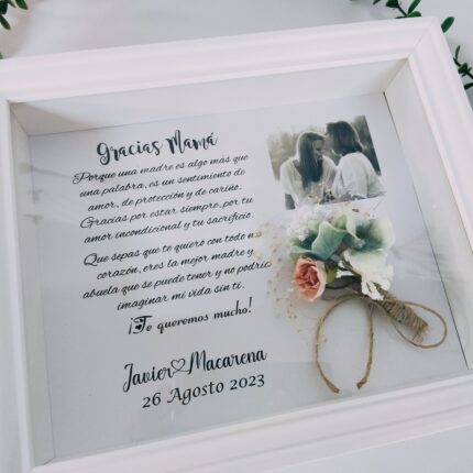 Cuadro de madera con ramillete de flores