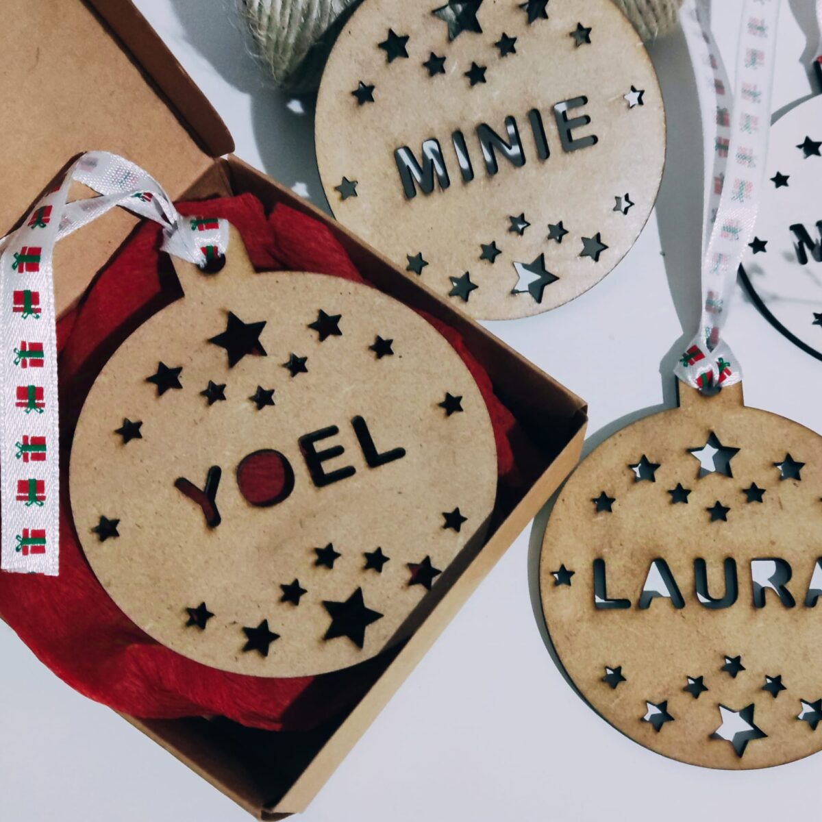 🎄 Bola madera personalizada 🎄 Estrellitas con nombre - Imagen 3