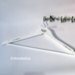 Perchas Personalizadas: El Regalo Perfecto Blanca