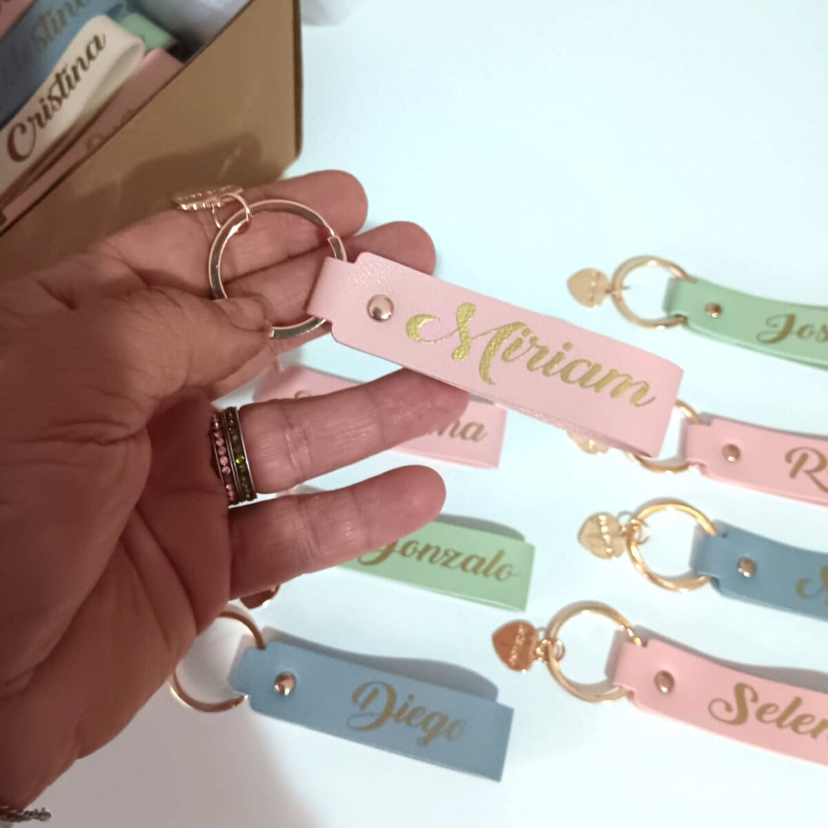 Llavero de Polipiel – Tonos Suaves y Delicados para Regalo - Imagen 6