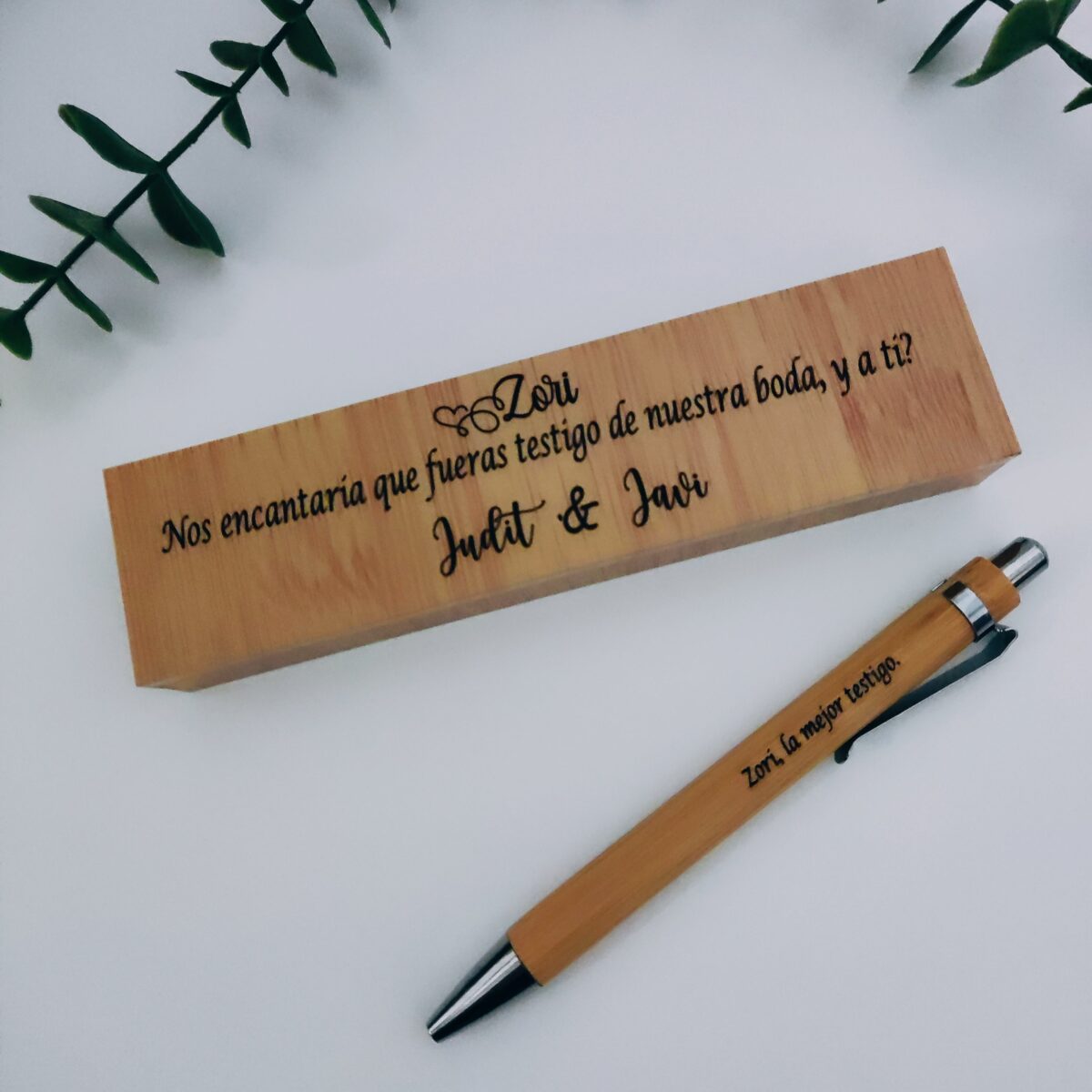 Bolígrafo personalizado + caja grabada para TESTIGOS. PADRINOS. ETC.. - Imagen 7