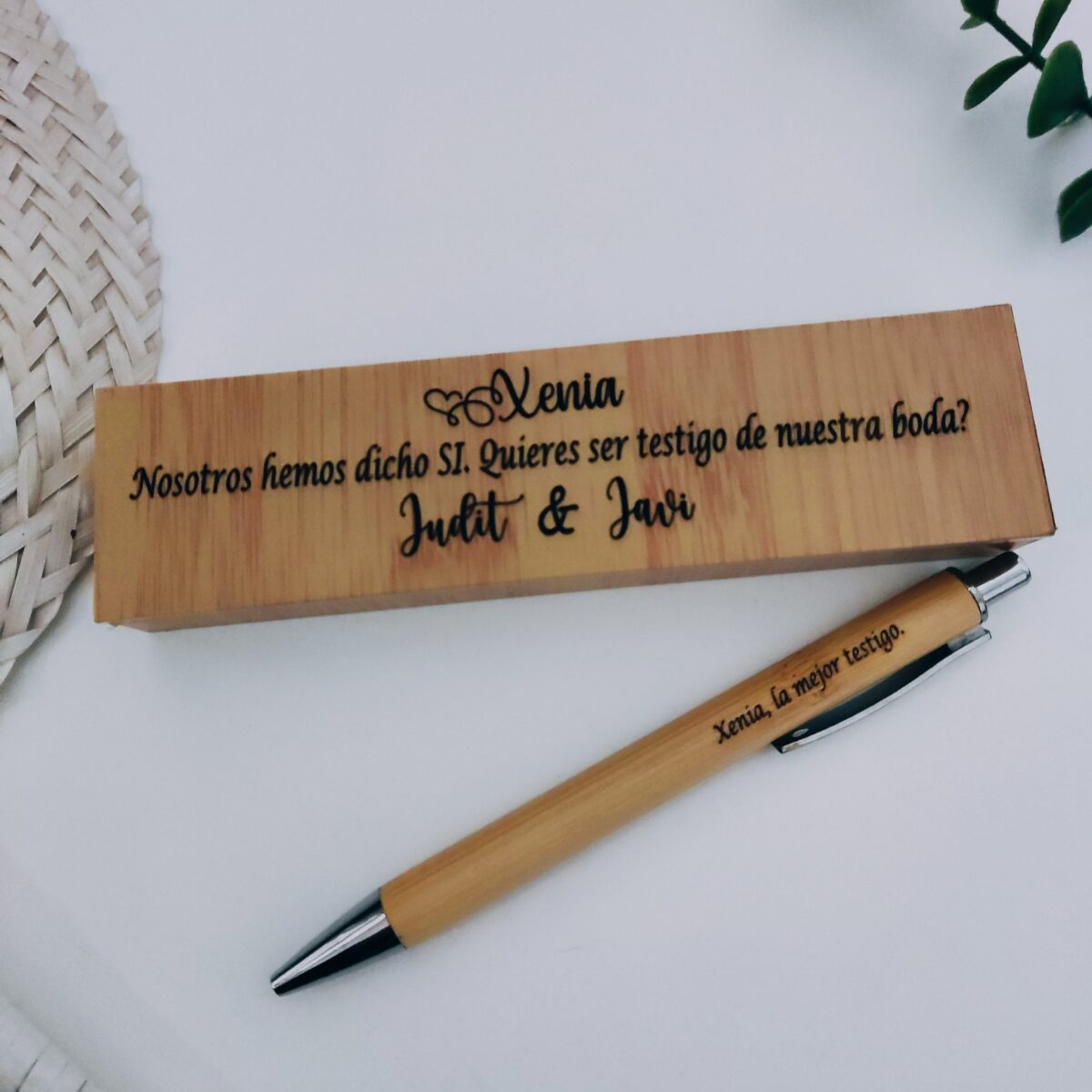 Bolígrafo personalizado + caja grabada para TESTIGOS. PADRINOS. ETC.. - Imagen 8