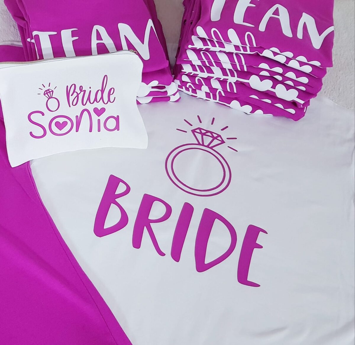 Camisetas de color rosa para despedidas " TEAM BRIDE! " - Imagen 1