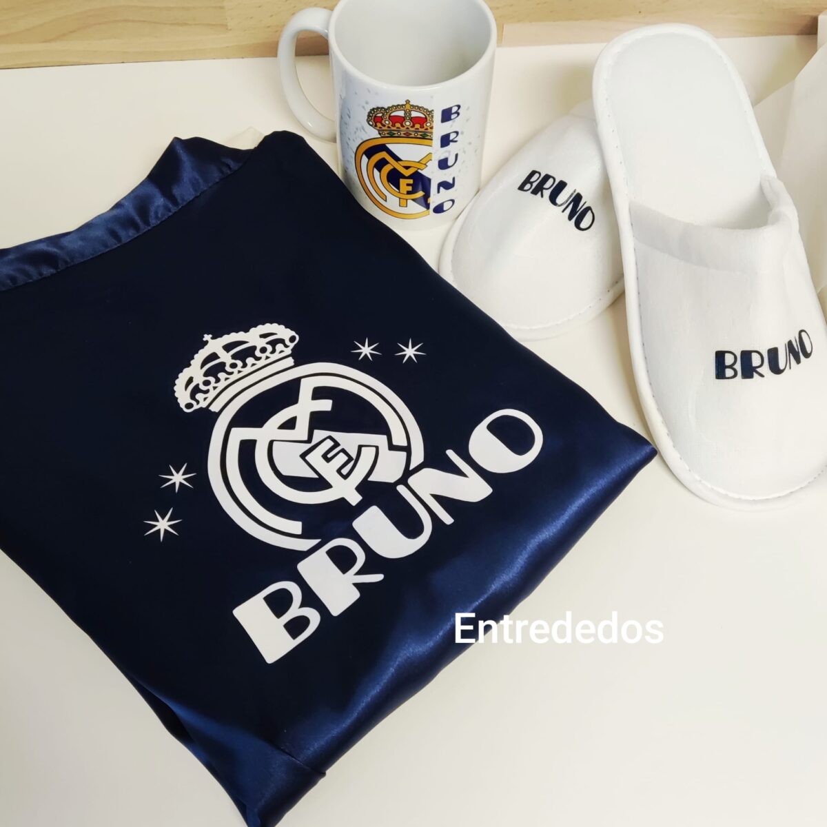 kit Bata para "NIÑOS" comunión REAL MADRID - Imagen 1