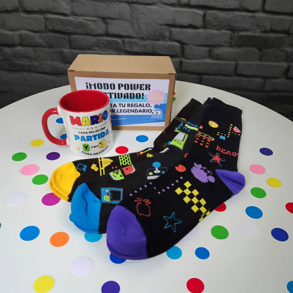 Set PAC-MAN con taza personalizada y tres pares de calcetines divertidos – Envío económico 3,99€