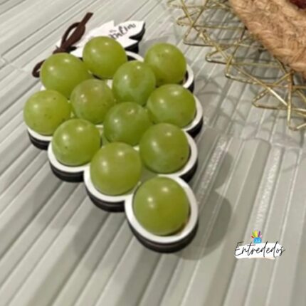 Bandeja personalizada para las uvas de Nochevieja con nombre y año