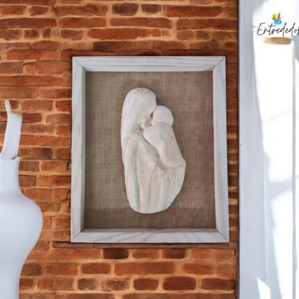 Cuadro El Tierno Abrazo de la Virgen María – Arte Religioso Artesanal y Único