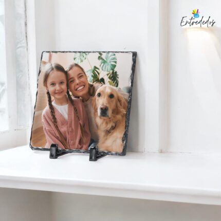 foto piedra personalizada con imagen y texto grabado en pizarra