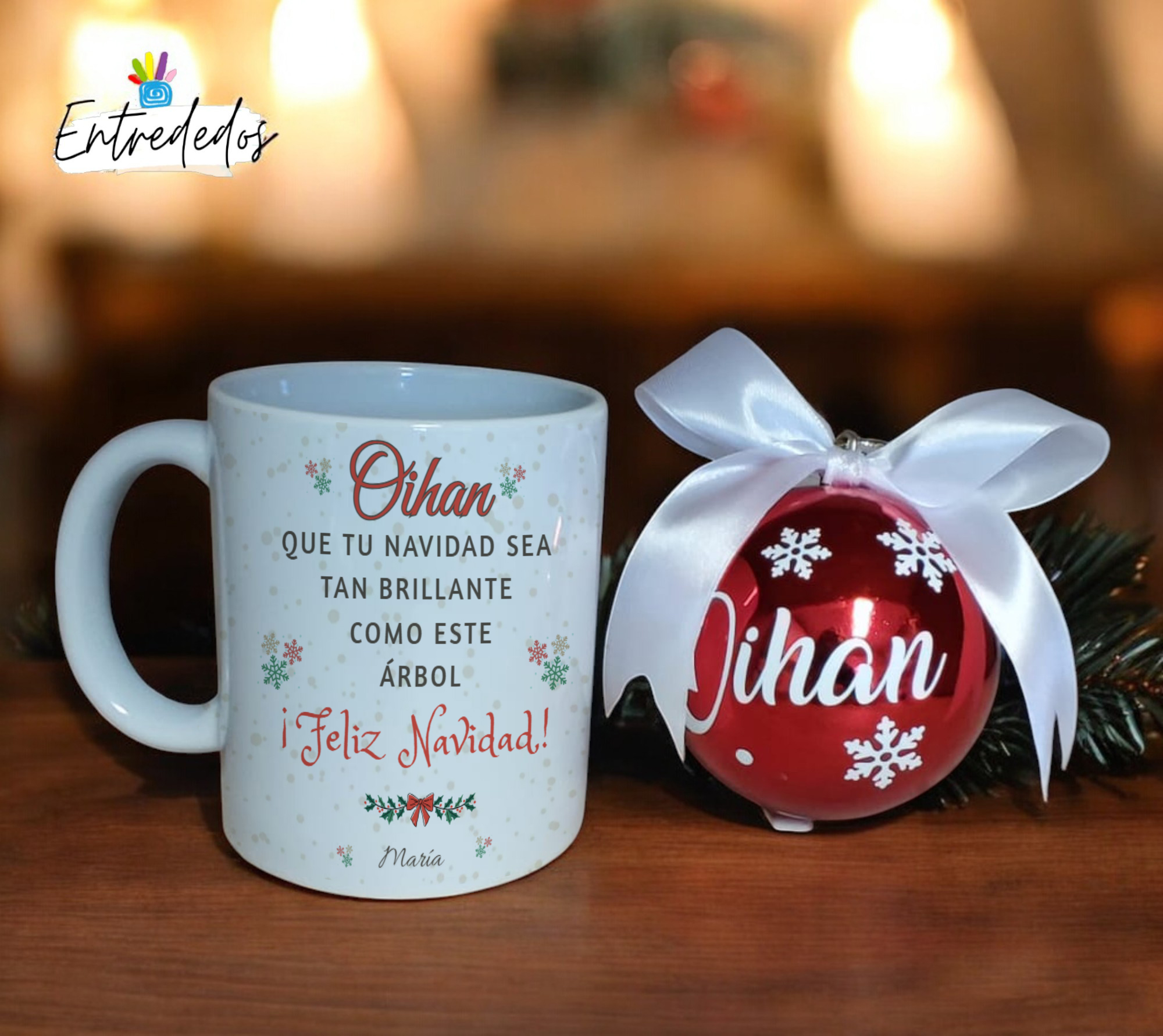 “Kit navideño personalizado con taza, bola roja y llavero”